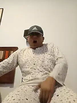 chicoguapo8 online show from 10-10-25, 11:48