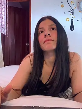 Estefani 32 online show from 03-17-26, 04:43