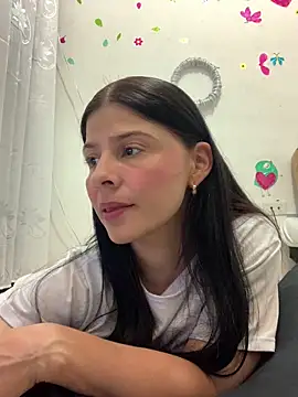 Estefani 32 online show from 04-12-26, 01:43