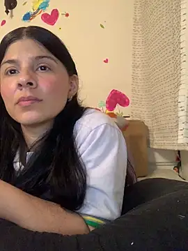 Estefani 32 online show from 04-17-26, 02:25