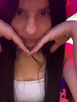 Snapshot of Estefani_32 chatting on 06-27-26, 02:16 Estefani 32 online show from 06-27-26, 02:16