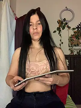 Snapshot of Estefani_32 chatting on 06-29-26, 07:36 Estefani 32 online show from 06-29-26, 07:36
