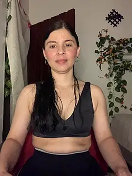 Snapshot of Estefani_32 chatting on 07-10-26, 12:15 Estefani 32 online show from 07-10-26, 12:15