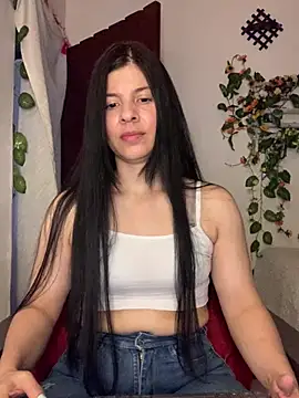 Snapshot of Estefani_32 chatting on 07-10-26, 02:41 Estefani 32 online show from 07-10-26, 02:41