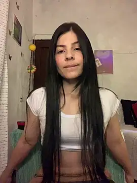 Snapshot of Estefani_32 chatting on 07-14-26, 03:51 Estefani 32 online show from 07-14-26, 03:51