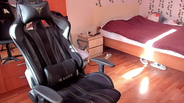 Snapshot of teelimata chatting on 10-07-25, 11:18 teelimata online show from 10-07-25, 11:18