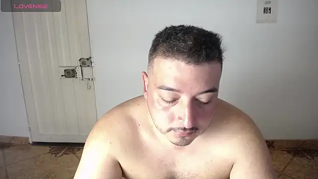 Snapshot of antonycruz chatting on 06-08-26, 03:34 antonycruz online show from 06-08-26, 03:34