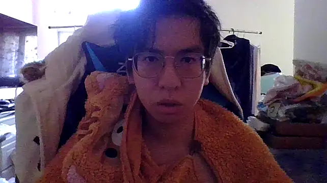 Snapshot of charlie_xdd chatting on 01-11-25, 09:15 charlie xdd online show from 01-11-25, 09:15