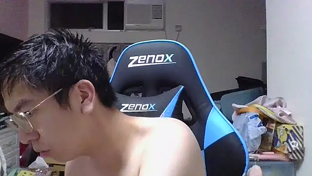 Snapshot of charlie_xdd chatting on 10-31-25, 10:49 charlie xdd online show from 10-31-25, 10:49