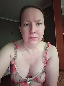 Snapshot of GoddessLara chatting on 06-24-26, 01:26 GoddessLara online show from 06-24-26, 01:26