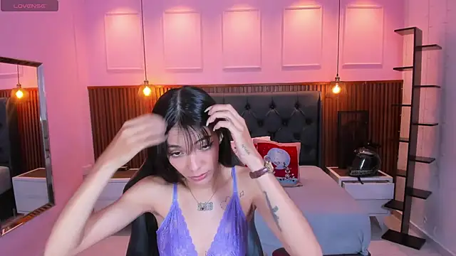 AMELIELEONE online show from 11-18-25, 12:42