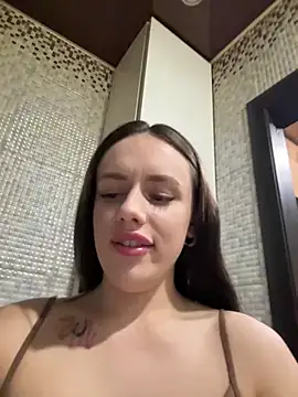 Lisaaan online show from 12-13-24, 12:39