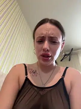 Lisaaan online show from 02-28-25, 08:53