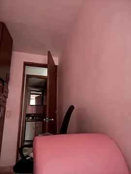 DulceLenns online show from 11-21-25, 07:12