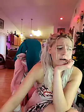 Snapshot of ScarletCallings420 chatting on 12-09-24, 11:24 ScarletCallings420 online show from 12-09-24, 11:24