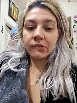 Snapshot of ScarletCallings420 chatting on 12-21-24, 08:21 ScarletCallings420 online show from 12-21-24, 08:21