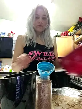 Snapshot of ScarletCallings420 chatting on 01-06-25, 12:27 ScarletCallings420 online show from 01-06-25, 12:27