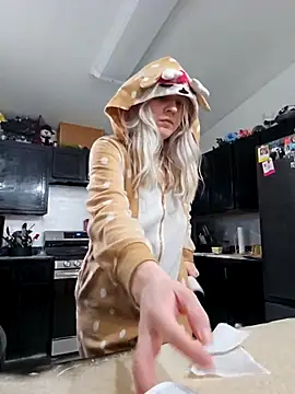 Snapshot of ScarletCallings420 chatting on 02-17-25, 07:53 ScarletCallings420 online show from 02-17-25, 07:53