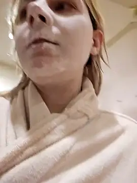 Snapshot of ScarletCallings420 chatting on 02-18-25, 04:37 ScarletCallings420 online show from 02-18-25, 04:37