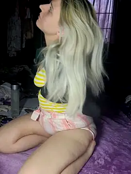 Snapshot of ScarletCallings420 chatting on 02-23-25, 06:34 ScarletCallings420 online show from 02-23-25, 06:34