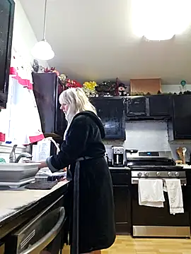 Snapshot of ScarletCallings420 chatting on 11-06-25, 07:04 ScarletCallings420 online show from 11-06-25, 07:04