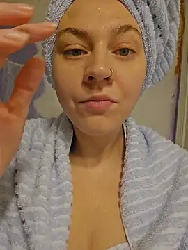 Snapshot of ScarletCallings420 chatting on 11-16-25, 06:57 ScarletCallings420 online show from 11-16-25, 06:57