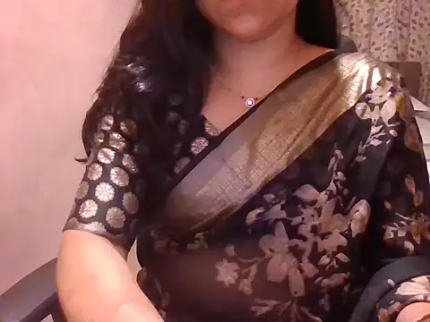 Snapshot of Pinky_4 chatting on 06-13-26, 06:50 Pinky 4 online show from 06-13-26, 06:50