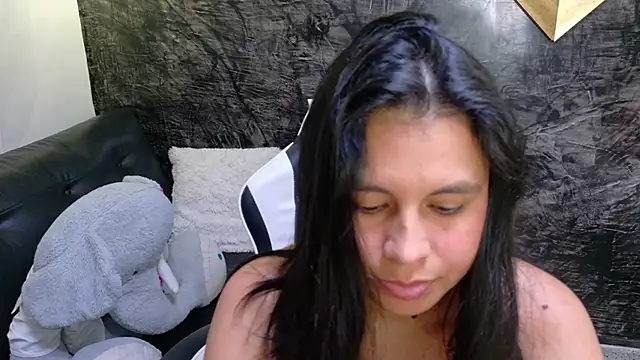 Snapshot of olivia_love_ chatting on 07-02-26, 12:43 olivia love online show from 07-02-26, 12:43