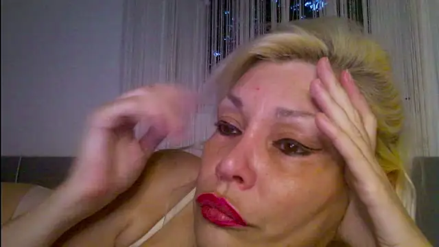 Snapshot of EvaaMina chatting on 06-16-26, 06:43 EvaaMina online show from 06-16-26, 06:43