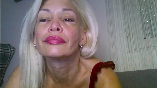 Snapshot of EvaaMina chatting on 07-07-26, 06:47 EvaaMina online show from 07-07-26, 06:47