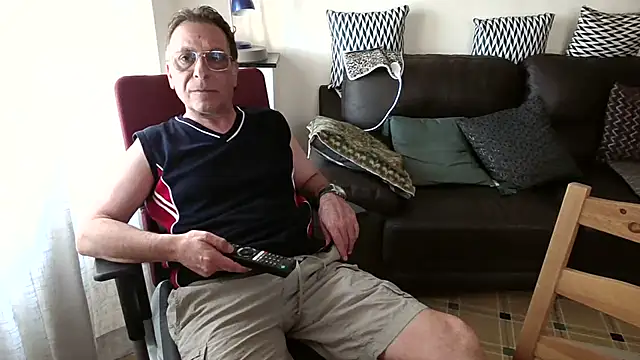 Snapshot of HETEREOMAN chatting on 06-24-26, 03:55 HETEREOMAN online show from 06-24-26, 03:55