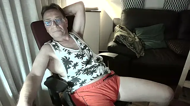 Snapshot of HETEREOMAN chatting on 07-17-26, 09:41 HETEREOMAN online show from 07-17-26, 09:41