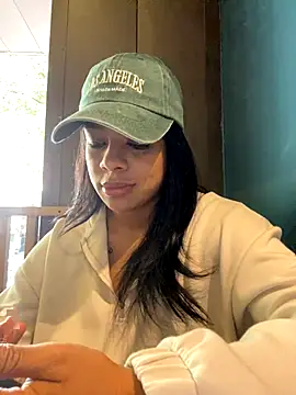 trianawhite online show from 11-11-25, 03:23