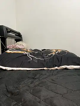 isabella1994 online show from 04-29-26, 10:19