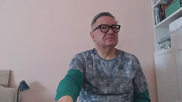 YOU6me online show from 05-20-26, 06:41