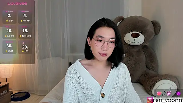 Snapshot of Ren_yoon chatting on 05-11-26, 12:38 Ren yoon online show from 05-11-26, 12:38