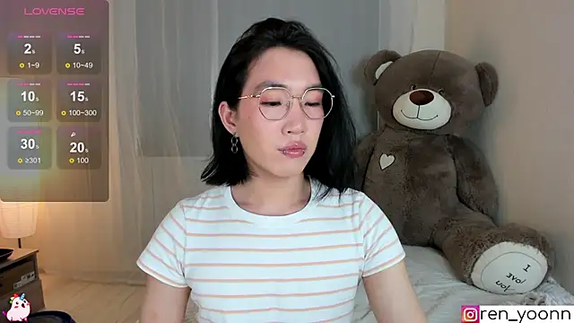 Snapshot of Ren_yoon chatting on 05-16-26, 04:42 Ren yoon online show from 05-16-26, 04:42