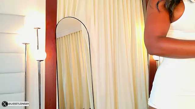 lissetlong69 online show from 05-27-26, 11:24
