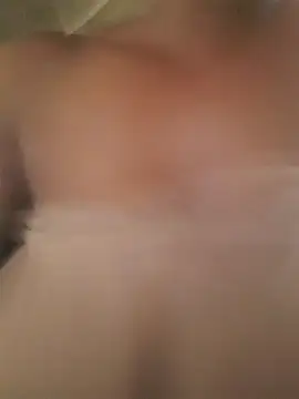 Snapshot of winterqueenx chatting on 12-15-25, 03:27 winterqueenx online show from 12-15-25, 03:27