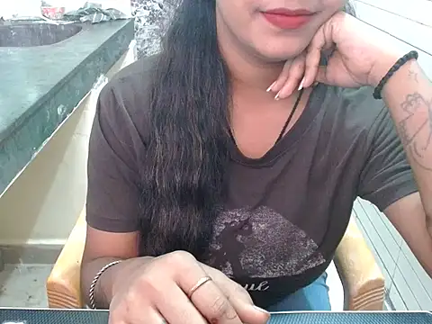 LovingPihu online show from 10-13-25, 05:29