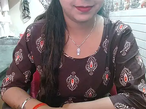 LovingPihu online show from 04-02-26, 05:27