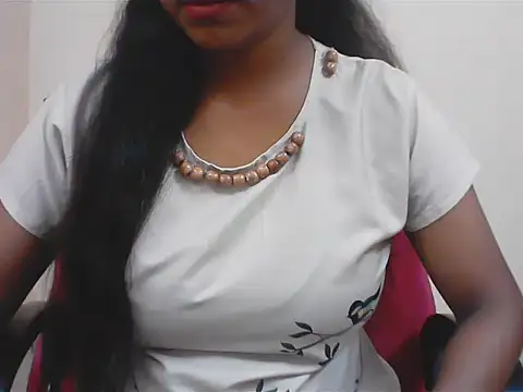 Snapshot of LovingPihu chatting on 07-18-26, 05:00 LovingPihu online show from 07-18-26, 05:00