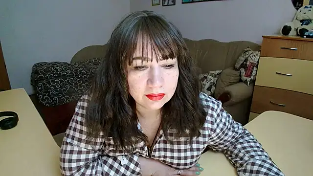 Lucretia Goldi  online show from 03-09-26, 12:47