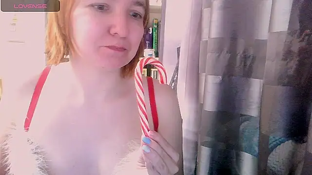 BrattyFoxyGirl online show from 12-25-24, 04:22