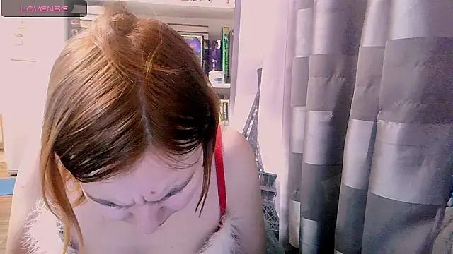 BrattyFoxyGirl online show from 12-25-24, 07:24