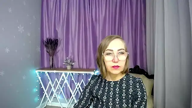 queen a n i online show from 04-13-26, 07:25