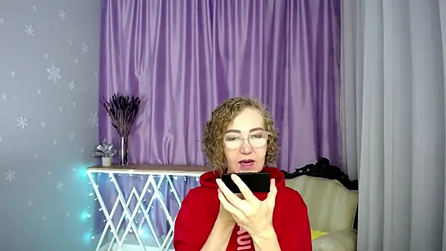 queen a n i online show from 06-06-26, 12:10