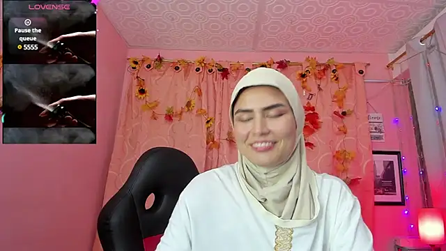 Snapshot of DarshaKhemu chatting on 01-29-25, 12:33 DarshaKhemu online show from 01-29-25, 12:33