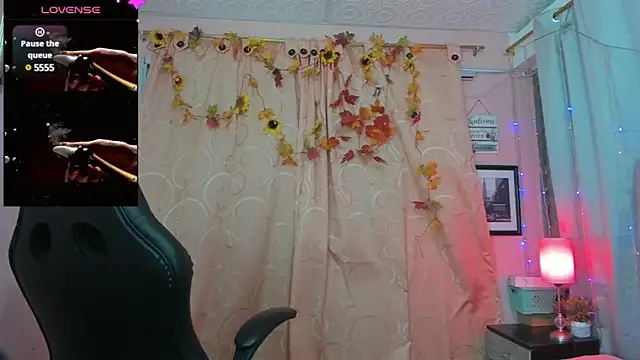 Snapshot of DarshaKhemu chatting on 01-29-25, 08:35 DarshaKhemu online show from 01-29-25, 08:35