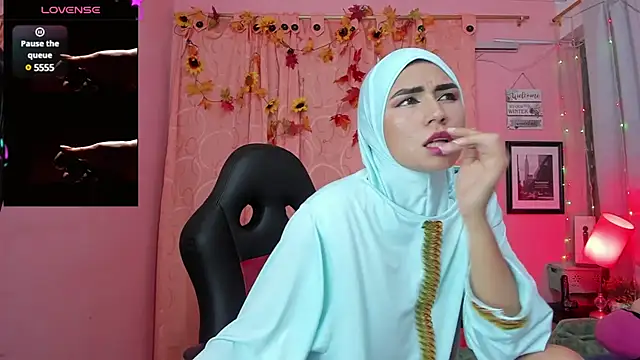 Snapshot of DarshaKhemu chatting on 02-02-25, 01:02 DarshaKhemu online show from 02-02-25, 01:02